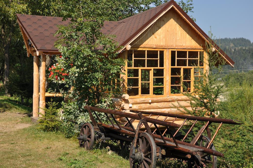 Bozhena Hotel Mykulychyn Ngoại thất bức ảnh