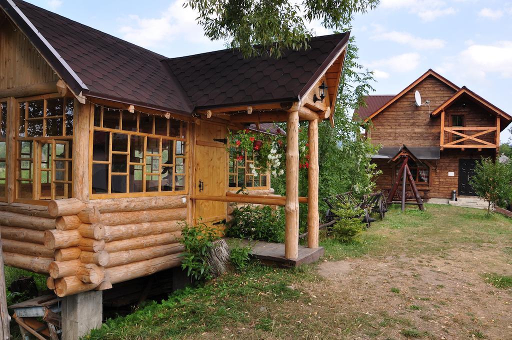 Bozhena Hotel Mykulychyn Ngoại thất bức ảnh